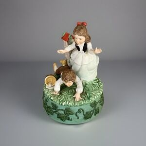 Porcelain Music Box Girl Boy Playing Jack & Jill Nursery Rhyme 1989 Wind Up